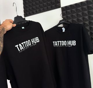 Merch? 🤔 První kousky se docela povedly 🖤 #tattoohub #merch #tattoo #tattoosupply